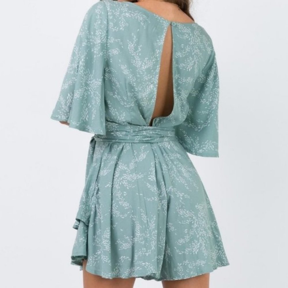 Princess Polly Green The Louie Floral Plunging Surplice Ruffle Playsuit 8US - Picture 4 of 7